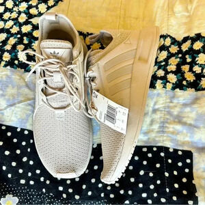 New Adidas Originals Women’s Swift Run Sneaker size 5.5